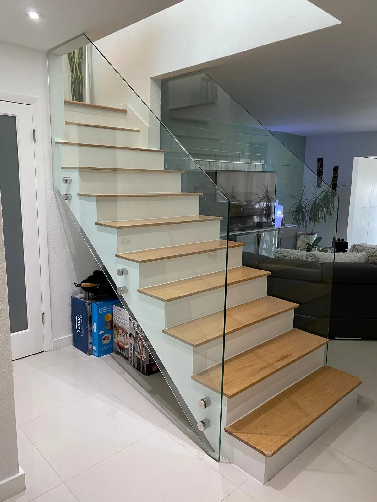 Tempered safety glass railing Miami installation