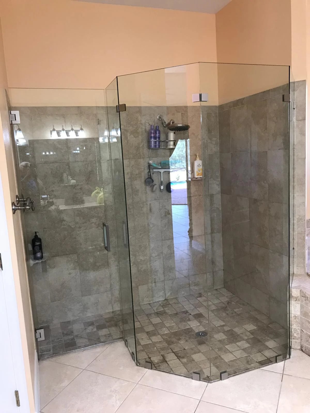 Frameless glass shower door Miami-Dade