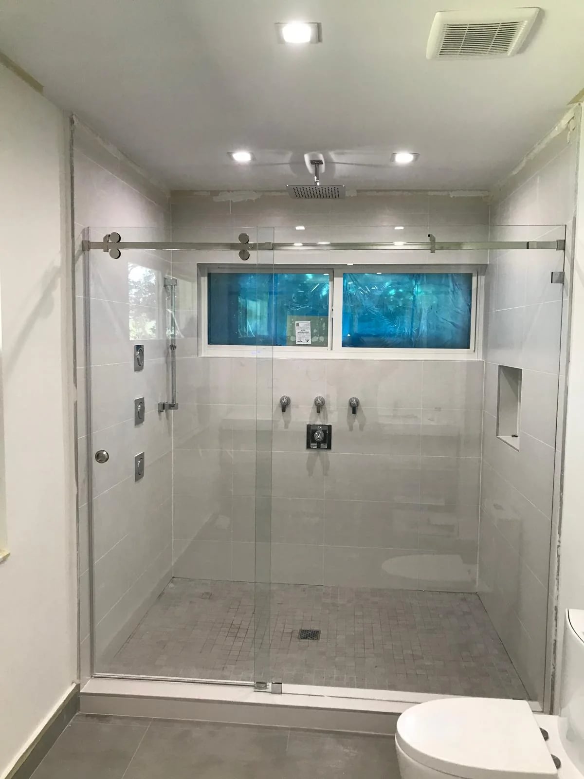 Frameless shower enclosure Pembroke Pines